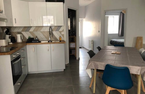 Montbard Casa | House 7 people - 3 bedrooms - MONTBARD center - "Chez Delphine et Guillaume" ("Delphine and Guillaume")