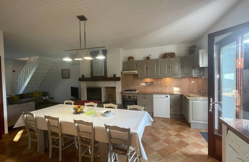 Saint-Gery Casa | House 8 persons, Ferme de Paufy. Ideal for families and nature lovers