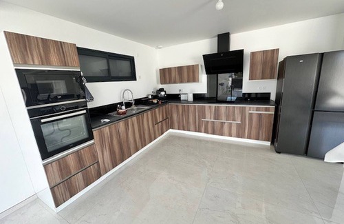 Satolas-et-Bonce Casa | House 90 with 8 bedrooms lechaffardcom
