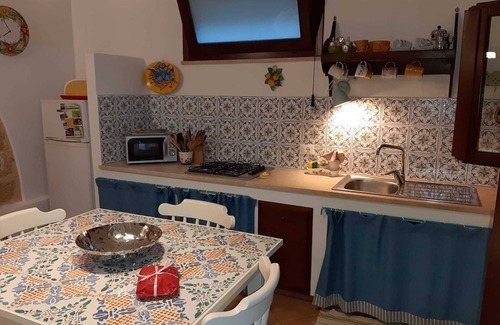 Castellammare del Golfo Casa | House a stone's throw from the sea with garden