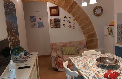 Castellammare del Golfo Casa | House a stone's throw from the sea with garden