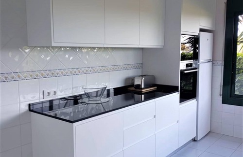 Sant Pere Pescador Chalet De Esquí | Casa Amfora 70, 1ª línea, A/A, Wi-Fi, piscina privada, barbacoa, jardín.