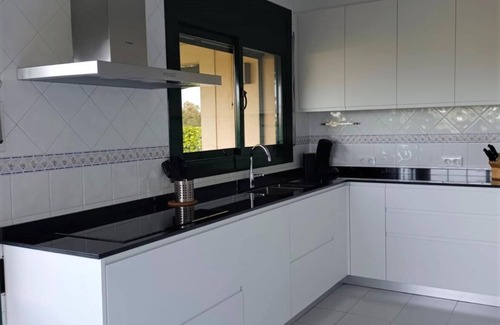 Sant Pere Pescador Chalet De Esquí | Casa Amfora 70, 1ª línea, A/A, Wi-Fi, piscina privada, barbacoa, jardín.