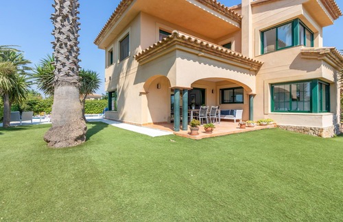 Sant Pere Pescador Chalet De Esquí | Casa Amfora 70, 1ª línea, A/A, Wi-Fi, piscina privada, barbacoa, jardín.