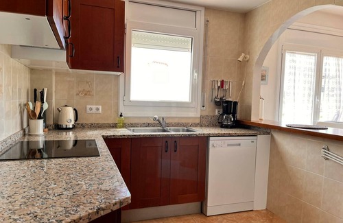 Sant Pere Pescador Chalet De Esquí | Casa Amfora 17 - barbacoa, wifi, gran terreno, parking. Costa Brava