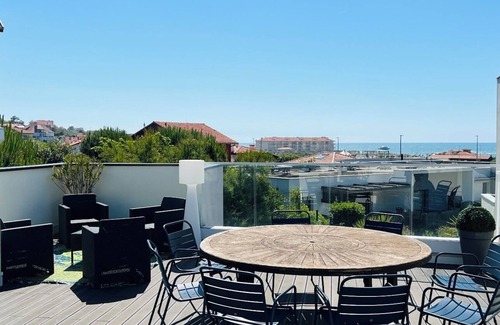 Anglet Casa | House and Rooftop 80 m2 Sea view, Garden. Beach 100 m, golf course 300 m