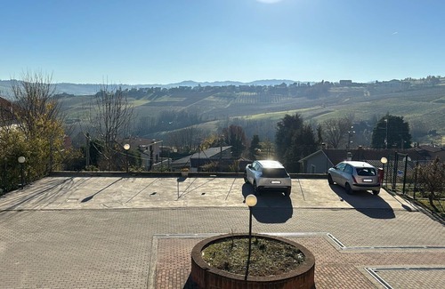Montescano Apartamento | House at the Knoll