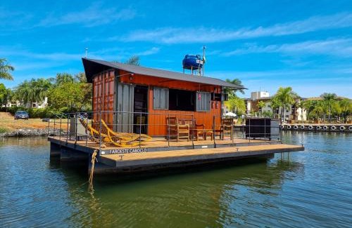 Brasilia Casa | House Boat "Faroeste Caboclo"