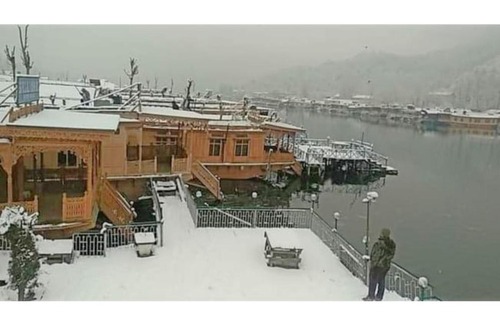 Dal Lake Alquiler De Eote | House Boat Garden Of Eden, Dal Lake