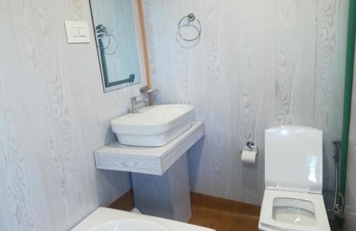 Sudarbal Alquiler De Eote | House boat house of common