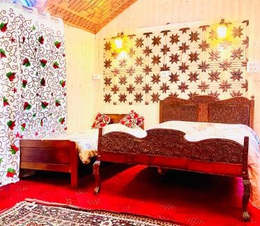 Dal Lake Alquiler De Eote | House Boat New Pala Palace