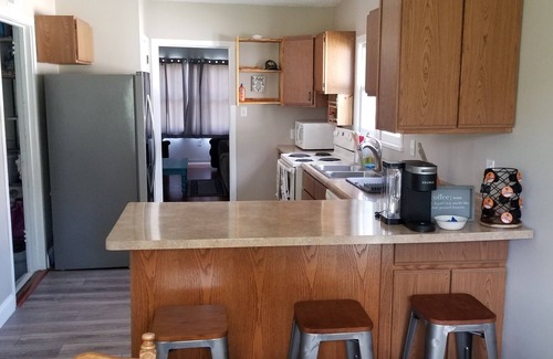 Riverdale Casa | House by Lake Sakakawea with Hot tub!