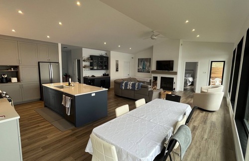 Lac-Sergent Casa | House by the lake 45 minutes from Quebec City!