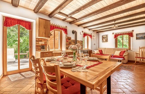 Kanal Casa | House By The Stream - Happy Rentals