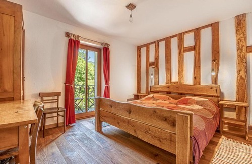 Kanal Casa | House By The Stream - Happy Rentals