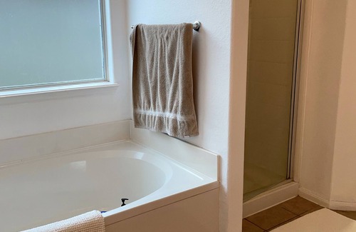 Southbelt/Ellington Casa | House close to Hobby/downtown/ mall