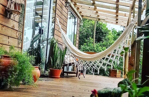 Pedrita Chalet De Esquí | House+cottages in Floripa with sea view and hot tub/unique view