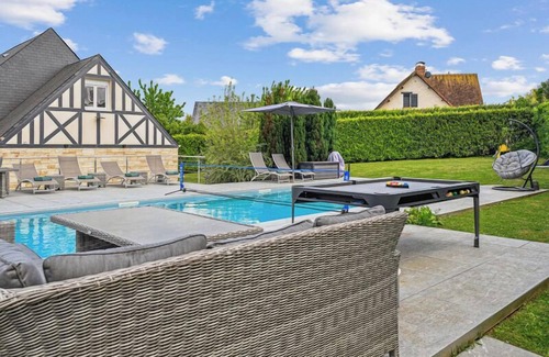 Saint-Arnoult Apartamento | House Deauville – Stylish Villa w/ Pool & BBQ