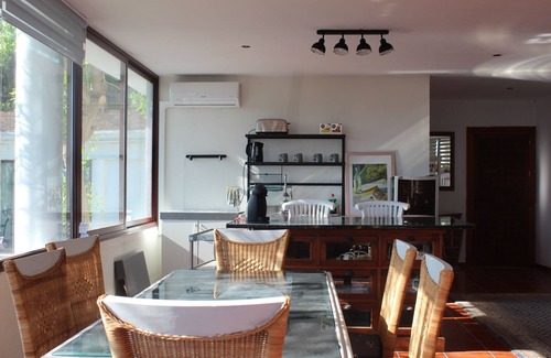 Urbanizacion el Rosario Casa | Casa dividida en 2 Apartamentos suites piscina privada y1500m2 de jardín privado