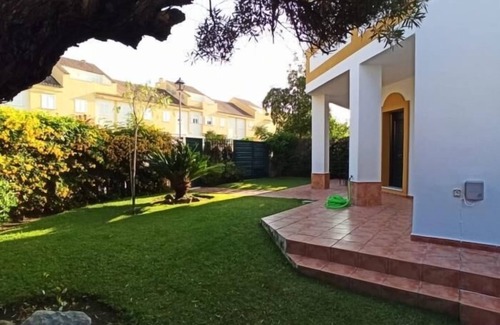 El Puerto de Santa Maria Cabaña | Casa para 8 en Las Redes, cerca de la playa