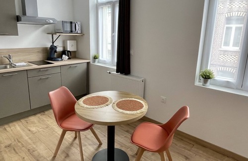 Lens Casa | Casa-Ejecutivo-Baño en la habitacion-Balcón-1er étage