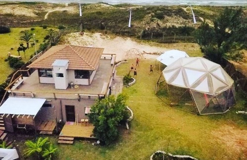 Barra de Ibiraquera Casa | Casa de pie en la arena en Barra da Ibiraquera.