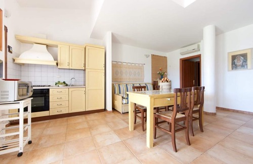 Castiadas Apartamento | City / Village Apartment en Masone Pardu con 4 habitaciones, capacidad 12