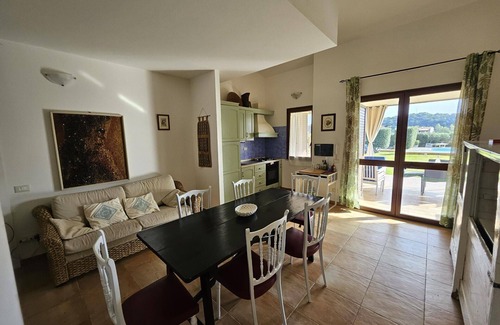 Castiadas Apartamento | City / Village Apartment en Masone Pardu con 4 habitaciones, capacidad 12