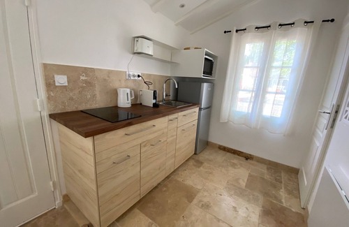 Salernes Casa | House for 2 people in an estate with swimming pools, tennis court and river