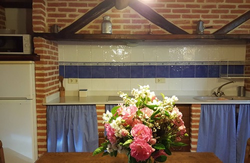 Penamellera Alta Cabaña | Casa para 4 pax.Picos de Europa.Jardín,barbacoa,parking,columpios,Wifi gratis.
