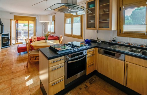 Vidreres Casa | Casa para 6 personas, gran piscina de agua salada, jardín, a 6 km de Lloret, cercada