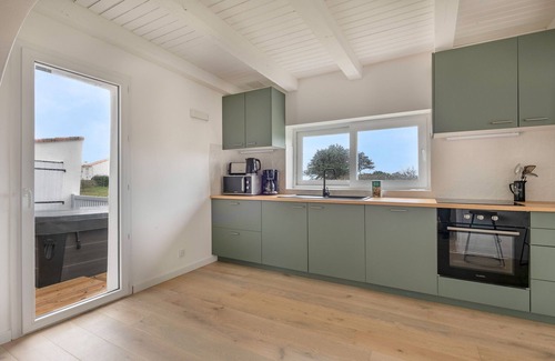 La Bernerie-en-Retz Chalet De Esquí | Casa para 8, con jacuzzi a 200m de la playa