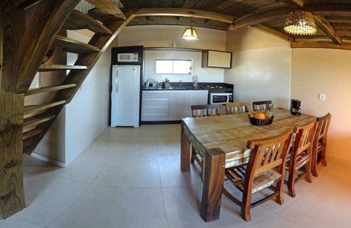 Praia do Rosa Casa | House for 8 people 500 meters from the sea