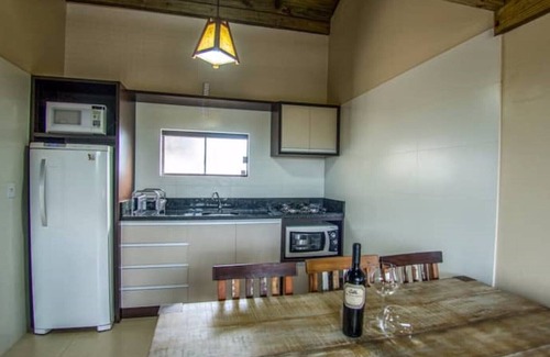 Praia do Rosa Casa | House for 8 people 500 meters from the sea