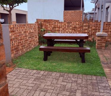 Emalahleni Hotel | House For Four Adults