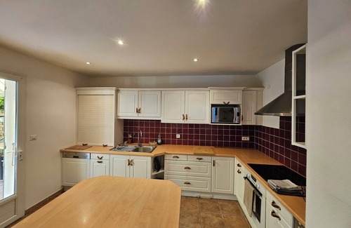 Entraigues-sur-la-Sorgue Casa | House Fenaisons