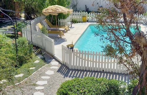 Entraigues-sur-la-Sorgue Villa | Casa / villa / chalet - Entraigues sur sorgue