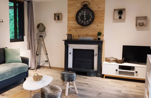 La Riviere-Saint-Sauveur Casa | House in the countryside with Finnish bath and private pond