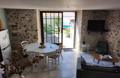 Saint-Gilles-Croix-de-Vie Casa | House with XXS swimming pool, in the heart of town, 900 m from the beach