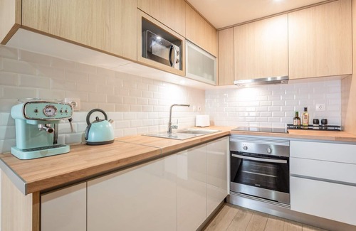 Montemor-o-Novo Casa | House Gallery in the Heart of the City