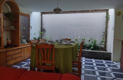 Cerro Colorado District Casa | House garden airport