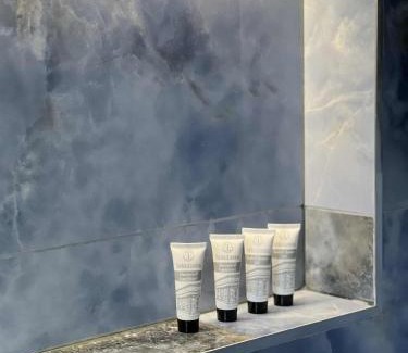 Leavesden Casa | House