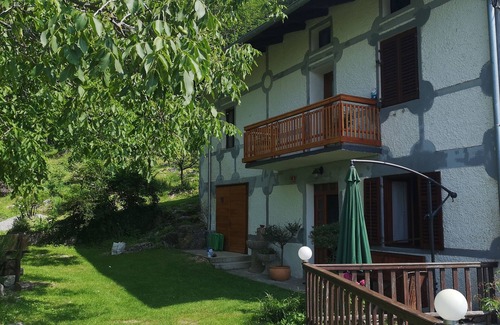 Kanal Casa | La casa tiene 2 dormitorios, 1 con cama de matrimonio y 1 con dos camas individuales.
