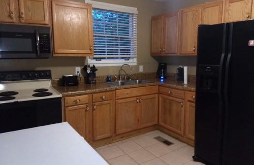 Antioch Casa | House has lots of rooms and close to the interstate and downtown