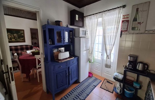 Carvalhal Benfeito Casa | Casa en una granja entre viñedos