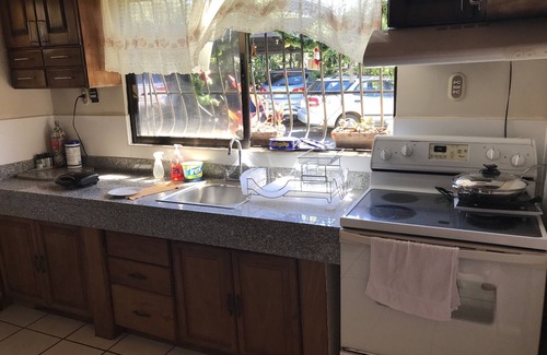 Alajuela Casa | House in Alajuela, 10 mins from the airport 300 meters from the Plaza Real mall.