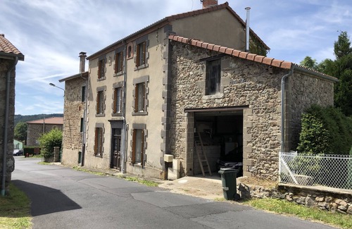 Fayet-Ronaye Casa | Casa en hermoso pueblo rodeado de bosques y ciclismo