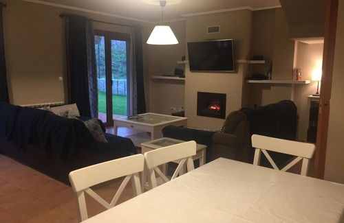Mino Chalet De Esquí | Casa en urbanización Costa Miño Golf, La Coruña.