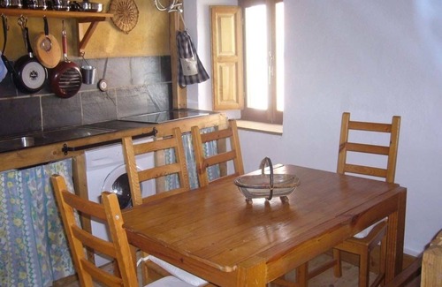 Noceda Cabaña | Casa en pueblo tranquilo. Ideal parejas, y amigos, en Noceda del Bierzo León.