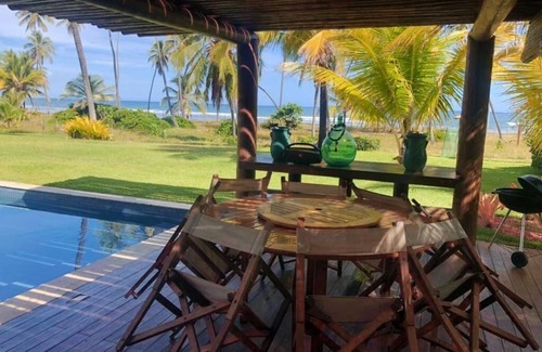 Farol Casa | House in front of the sea in Praia do Forte